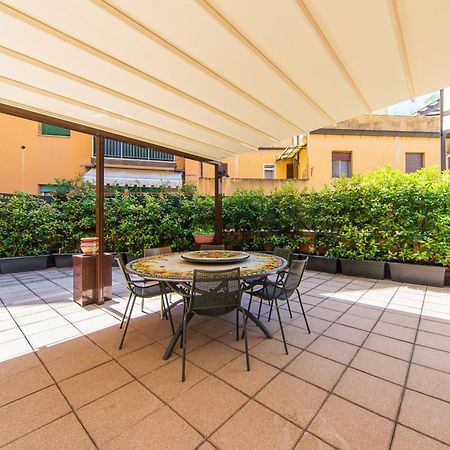 Nettuno Apartment - Private Garden In Bologna Center Экстерьер фото