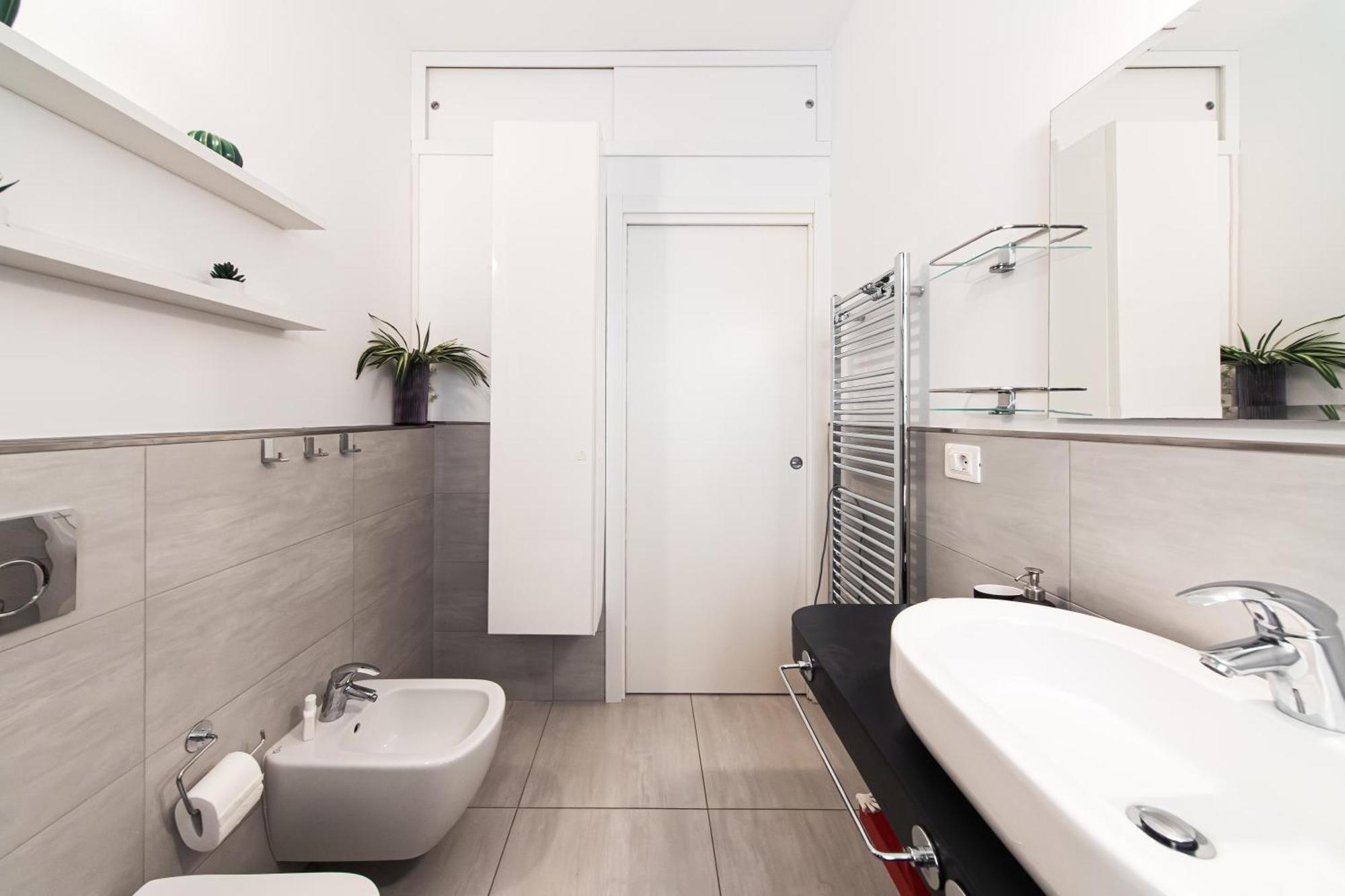 Nettuno Apartment - Private Garden In Bologna Center Экстерьер фото