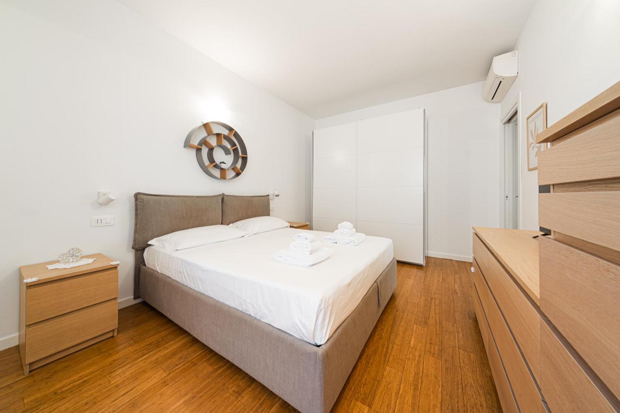 Nettuno Apartment - Private Garden In Bologna Center Экстерьер фото