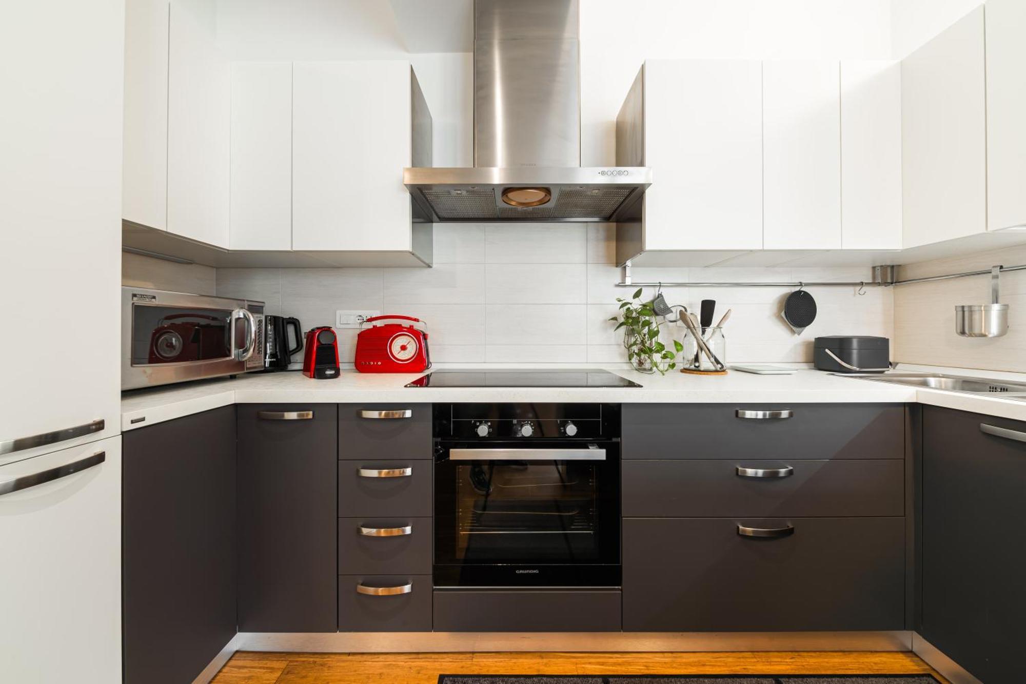 Nettuno Apartment - Private Garden In Bologna Center Экстерьер фото