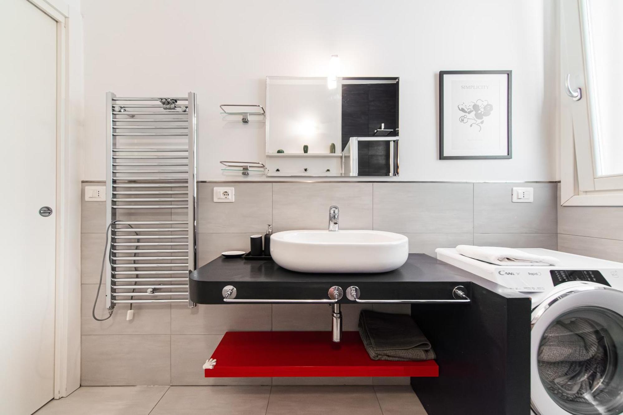 Nettuno Apartment - Private Garden In Bologna Center Экстерьер фото