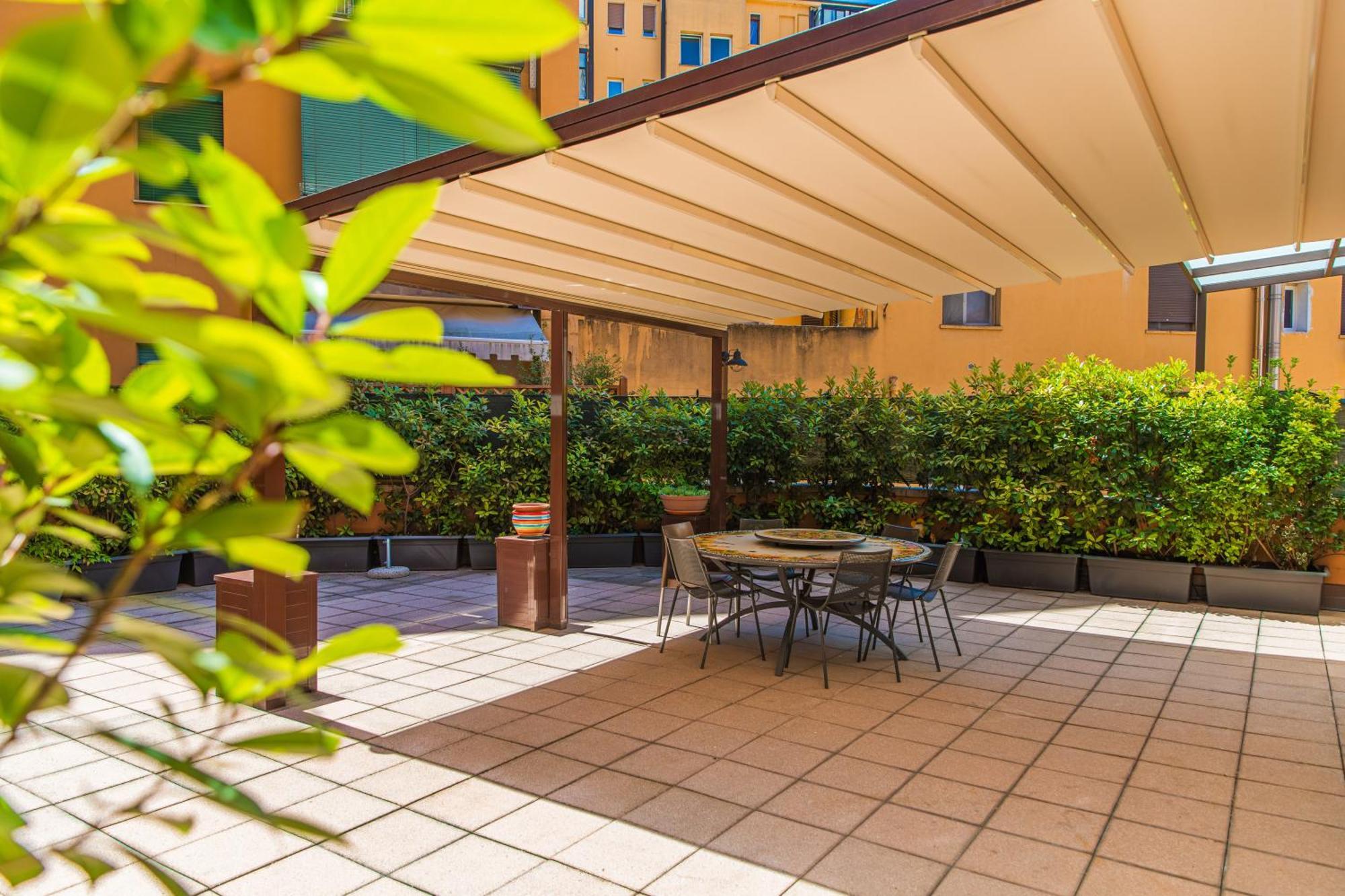 Nettuno Apartment - Private Garden In Bologna Center Экстерьер фото